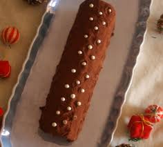 Buche Macaron Praline La Cuisine De Mes Racines