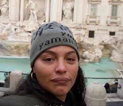 Beth McFarlane (BethMcFarlane_)