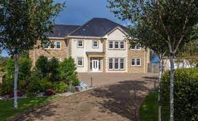 The jackpot of €77,959,528 was won in spain while over 60,000 players in ireland won prizes across the euromillions. Home Of Late Euromillions Winner Colin Weir Goes On Sale For 1 Million Largs And Millport Weekly News