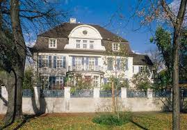 Aufgrund der lage des hauses wurde auch eine sehr schöne statue von könig st. Schenkung 10 Jahresfrist Bei Immobilien Mit Wohnrecht Recht Haufe