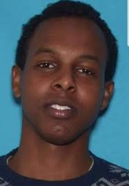 Waa Hanad Wuxuu Qacantiisa Ku Dlilay Labo Wiil Oo Ay Walalo Ahaayeen Oo  Salaadii Taraawiixdda Soo Tujuyey,, Isanagga Waxaa Toogtay Booliska.