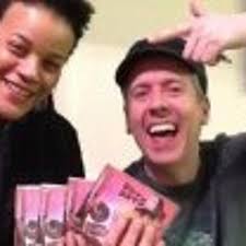 Listen to thatmanmonkz