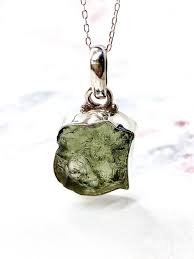 Moldavite en action