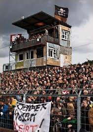 Pauli and eintracht braunschweig on apr 5, 2021. Pin Auf Design And Architecture In Sports