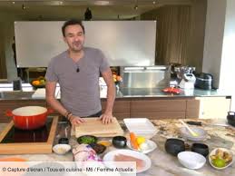 Femme actuelle occupe la troisième place du podium. Tous En Cuisine La Recette Du Flan Coco Fraises Et Menthe De Cyril Lignac Femme Actuelle Le Mag