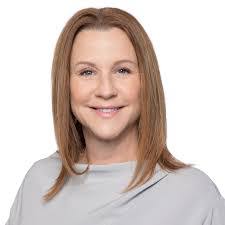 Adele Gillis's Instagram, Twitter & Facebook