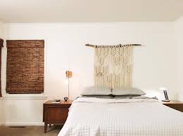 Realizzare un letto con i pallet letto fai da te con cassetti contenitori letti di pallet in legno idee letto idee per decorare la casa. 21 Idee Per Una Testata Del Letto Alternativa Casa It