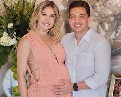 To me yul , the influencer received an immunizing agent in the northeastern city and the couple's counselors informed the dose was 'xepa'. Gravida Thyane Dantas Se Declara A Wesley Safadao No Aniversario Dele Familia Blindada Quem Quem News