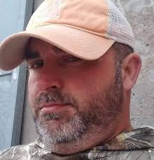 Those that hunt out of a center console boat what blind are you using?  Looking at a tracker 1860