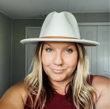 Jessica Byrum's Instagram, Twitter & Facebook