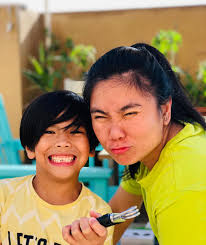 Ramona Bruce's Instagram, Twitter & Facebook