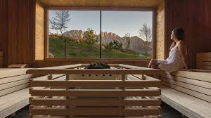 A woman walking into a planet fitness locker room last saturday saw a man wearing a wig and a the women's locker room features s private changing stalls and includes bathroom stalls with doors. Hotel In The Dolomites Moseralm In Carezza