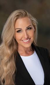 Ashley Hastings's Instagram, Twitter & Facebook