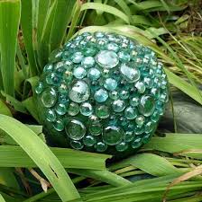 If your green space needs a redo or maintenance hurry to offer it. Do It Yourself Ideas And Projects 20 Diy Summer Garden Decoration Ideas With Bowling Balls