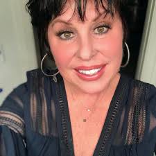 Matthew Golden just signed his first multi-million dollar NFL deal—but it's  what he did next that's turning heads. He's giving away $500,000 to kids in  need. The reason why? You'll never forget