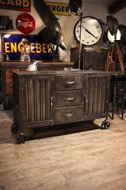 Meuble Industriel Ancien Deco Loft Would Make A Unique Tv Stand Mobilier De Salon Meubles Industriels Meuble De Metier