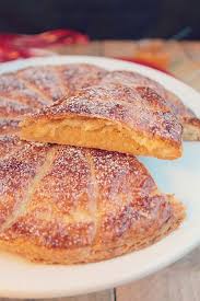 Galette Des Rois A L Abricot Et Petit Bilan De L Annee 2013 En Kg Galette Des Rois Originale Galette Des Rois Recette Galette Des Rois