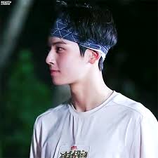 He is a member of the south korean boy group astro. Astro Eun Woo Six Pack Page 1 Line 17qq Com