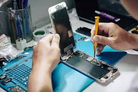 How Smartphone Repair Can Lead to a Profitable Career