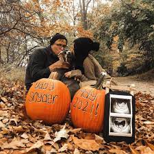 20 Festive Fall Pregnancy Announcements The Postpartum Party