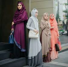 Model baju syari modis, baju gamis syari, model gamis simple tapi mewah, model gamis simple terbaru, model gamis terbaru 2019, model baju 101 model baju muslim modern terbaru 2019 galeri gamis diremonedasikan untuk anda memilih busana muslim syar i yang modern dan elegan. 50 Model Gamis Modern 2020 Untuk Semua Acara
