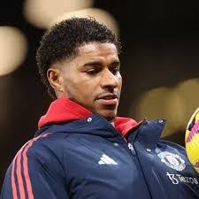 Sara Baines's Instagram, Twitter & Facebook