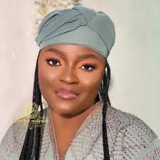 Ayinin (@iam_Ayinin)