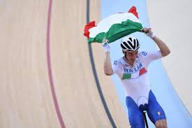 Il ciclista colombiano ha incontrato papa francesco, al termine dell'udienza generale nel cortile di san damaso. Chi E Elia Viviani Il Primo Ciclista Portabandiera Per L Italia Alle Olimpiadi Di Tokyo