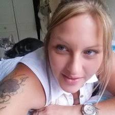 carly jenna daniel (@carlydnl88)