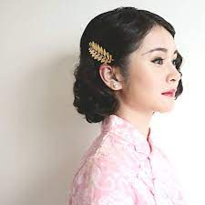 How To Make An Interesting Art Piece Using Tree Branches Ehow Bridal Makeup Fashion Makeup Vintage Hairstyles