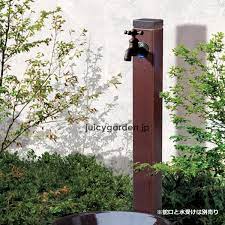 蛇口 ガーデンパンは別売 陶器の立水栓 角 配管入り 庭 モダン 水栓 庭のアイデア