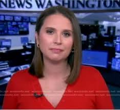 WornOnTV: Elizabeth's red ribbed v-neck dress