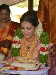Saranya mohan age, wedding, marriage, family, wiki, biography, baby, actress, movies, hot, photos, recent latest, now, video get whole information and details about the actress saranya mohan here biodata of actress saranya mohan Wedding Bell Rings For Tollywood Actress Dancer Saranya Mohan Indian Celebrity Events