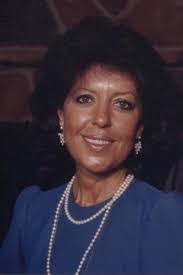 Holly Olds's Instagram, Twitter & Facebook