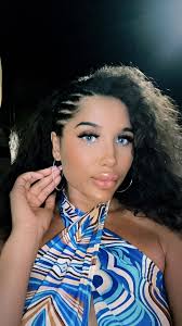 Collaborating with models for portfolio building