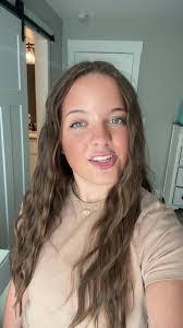 Jasmin LeBlanc's Instagram, Twitter & Facebook