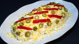 La ensaladilla rusa se puede preparar de un día para otro y a la hora de servirla bastará con añadirle la mayonesa. Receta Ensaladilla Rusa Casera Receta Tradicional Loli Dominguez Recetas De Cocina Paso A Paso Youtube