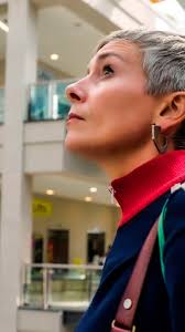 Yes she does 👏 More of Anna Dennis, who “brings tremulous magnetism to the  Queen of the Night” (@guardian) surprising shoppers at @TrinityLeeds. , Two  more #ONMagicFlute shows at @GrandTheatreLS1 (5 & ...