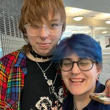 Is staring at faces a neurodivergent trait?