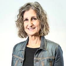 Dawn Pickard's Instagram, Twitter & Facebook