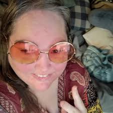 WHO AM I? Borni in 1962, I first gained attention