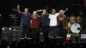 Kamis, 10 desember 2020 13:42. Kunci Chord Gitar Dan Lirik Lagu Hotel California Eagles Welcome To The Hotel California Tribun Wow