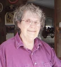 Evelyn Hunt's Instagram, Twitter & Facebook