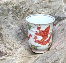 handpainted red dragon yunomi from shihou kiln kiyomizuyaki kyoyakiteaware sencha japanesepottery pottery cer japanese ceramics japanese pottery pottery