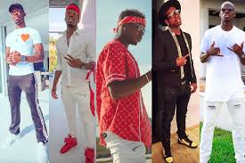 Now coming to paul pogba many have stated that he is a box to box player and that is right but his well, the style of his playing is known to us. People Style Paul Pogba L Extravagance A Tout Prix