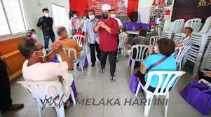 Translations of the phrase membiasakan diri from indonesian to english and examples of the use of membiasakan diri in a sentence with their translations: Tbc Dalam Norma Baru Kaum Cina Dapat Biasakan Diri Sulaiman