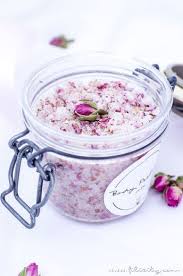 Rosen Peeling Selber Machen Diy Hautpflege Geschenkidee Fur Valentinstag Peeling Selber Machen Diy Hautpflege Und Korperpeeling Diy
