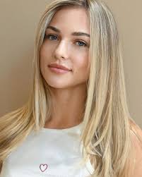 Anna Kalinskaya Instagram storie.... a Gold in the hair. Top beatiful