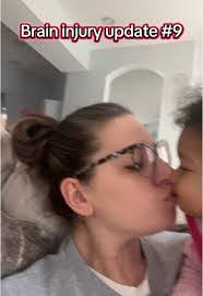 Amber Clouser's Instagram, Twitter & Facebook