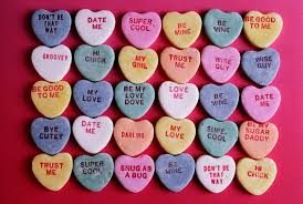 Qualcuno potrebbe pensare che la festa di san valentino è stata inventata solo per invogliare la gente a spendere soldi in regali, cioccolatini e cene romantiche ed invece stando a quanto riporta wikipedia dovete sapere che risale al medioevo questa usanza nel periodo del amor cortese. 5 Idee Per San Valentino 2018 Originali E Divertenti